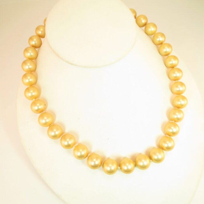 1940s south seas glass pearl necklace 1713