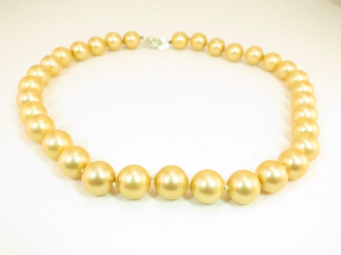 1940s south seas glass pearl necklace 9436