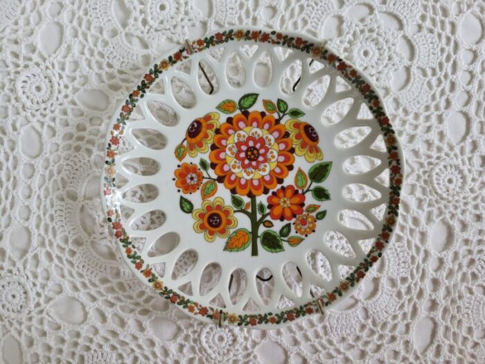 1960s floral plate by schmidt made in brazil 7631