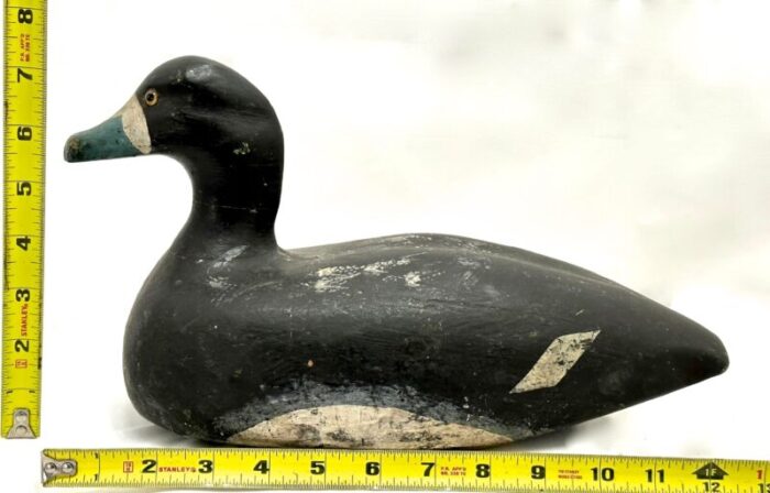 antique american hand carved and painted wood maine blue bill duck hunters working decoy with glass eyes 0501