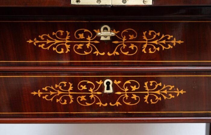 antique neapolitan smith game table in mahogany feather with maple inlays 19th century 1225