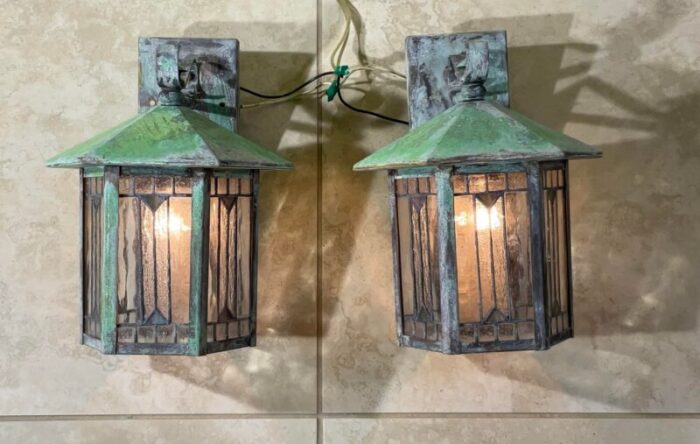 arts and crafts wall lantern sconces with art glass shade 1666