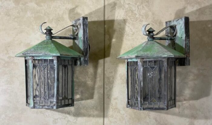 arts and crafts wall lantern sconces with art glass shade 6096