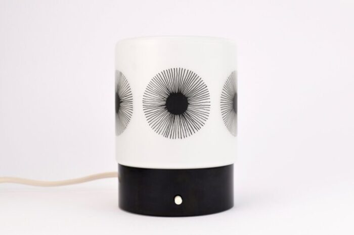 atomic table lamp from erco 9