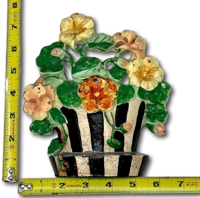 circa 1930s hubley manufacturing company cast iron nasturtiums flowers doorstop with great colors 1123