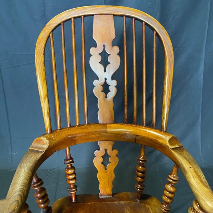 early 1900s english broad arm windsor chair 0748