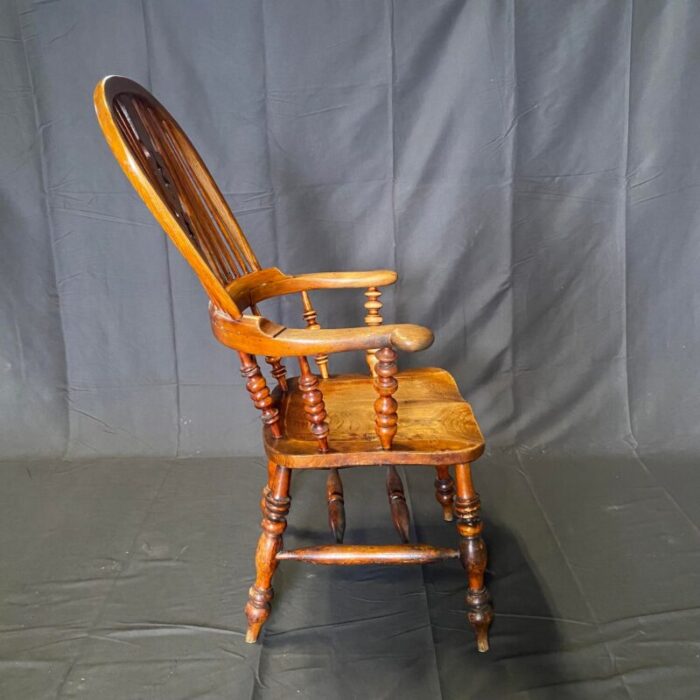 early 1900s english broad arm windsor chair 6845