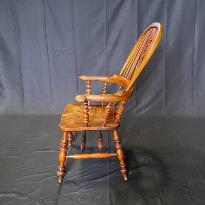 early 1900s english broad arm windsor chair 7683