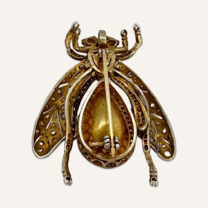 late 19th century en tremblant 14k gold victorian bee brooch with diamonds amethysts and rubies 0976