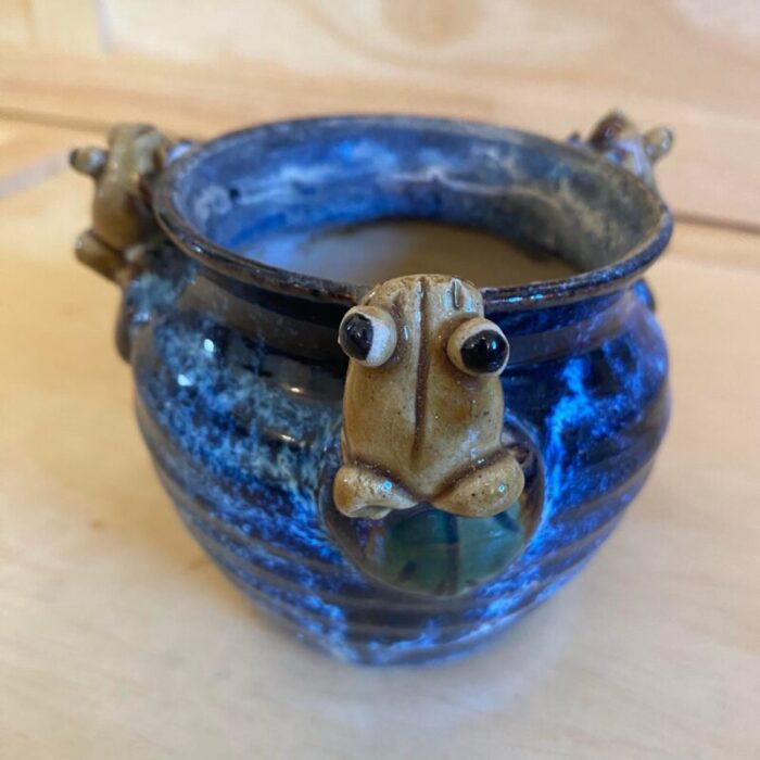 late 20th century blue glazed signed pottery planter pot with small frogs on lily pads 8907