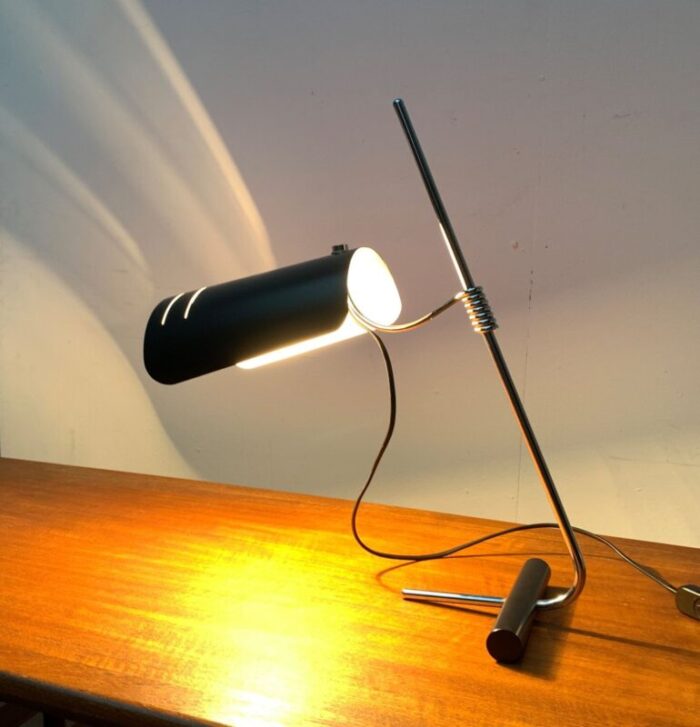 mid century italian minimalist table lamp 32