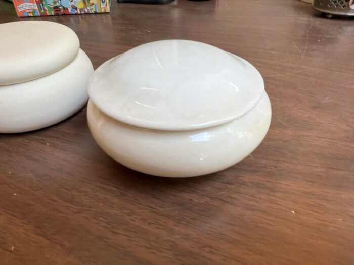 pair of 1970s small pearl white catchall boxes with lids 7634