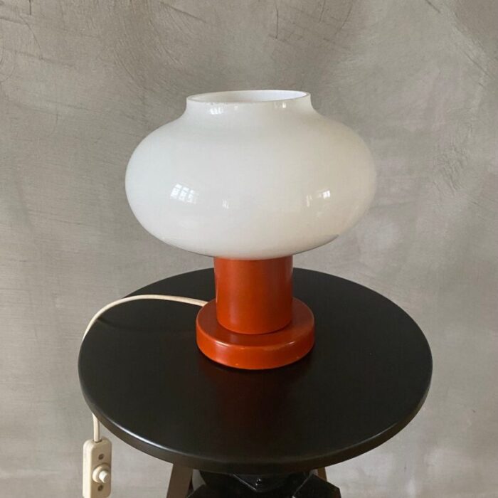 red table lamp 1