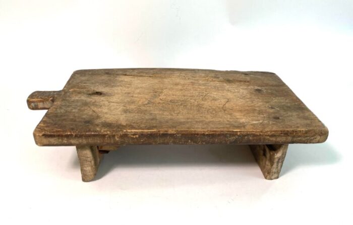 rustic footed chapati board display 6089