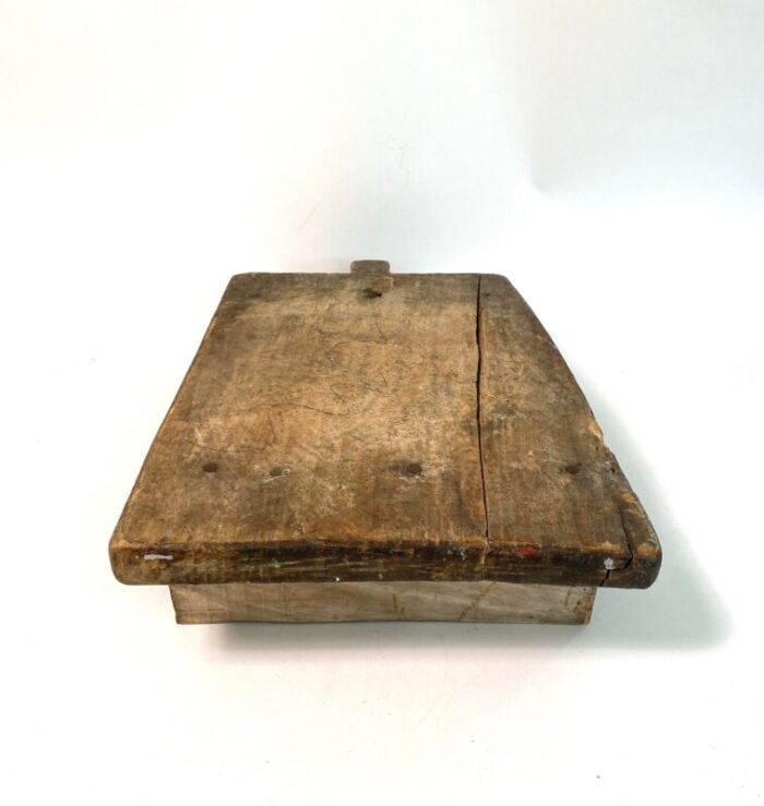 rustic footed chapati board display 6692