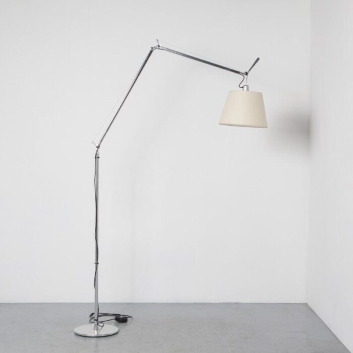 tolomeo mega floor lamp in aluminium from artemide 1