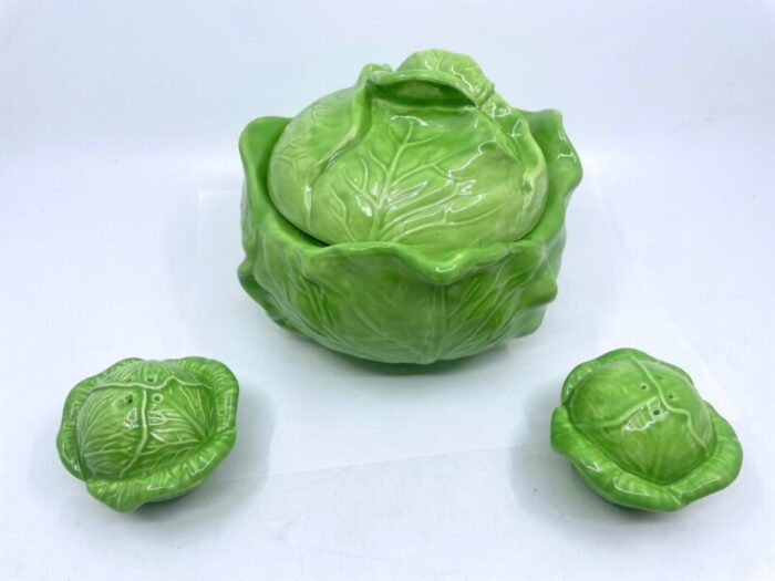 vintage green cabbage holland mold lidded bowl and salt and pepper shakers 4395