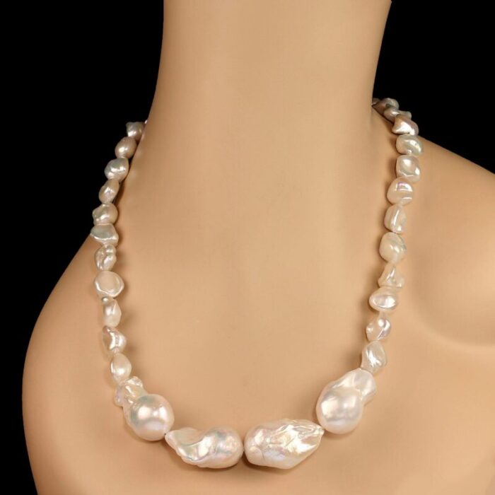 white pearl statement necklace with four front focal pearls 8697